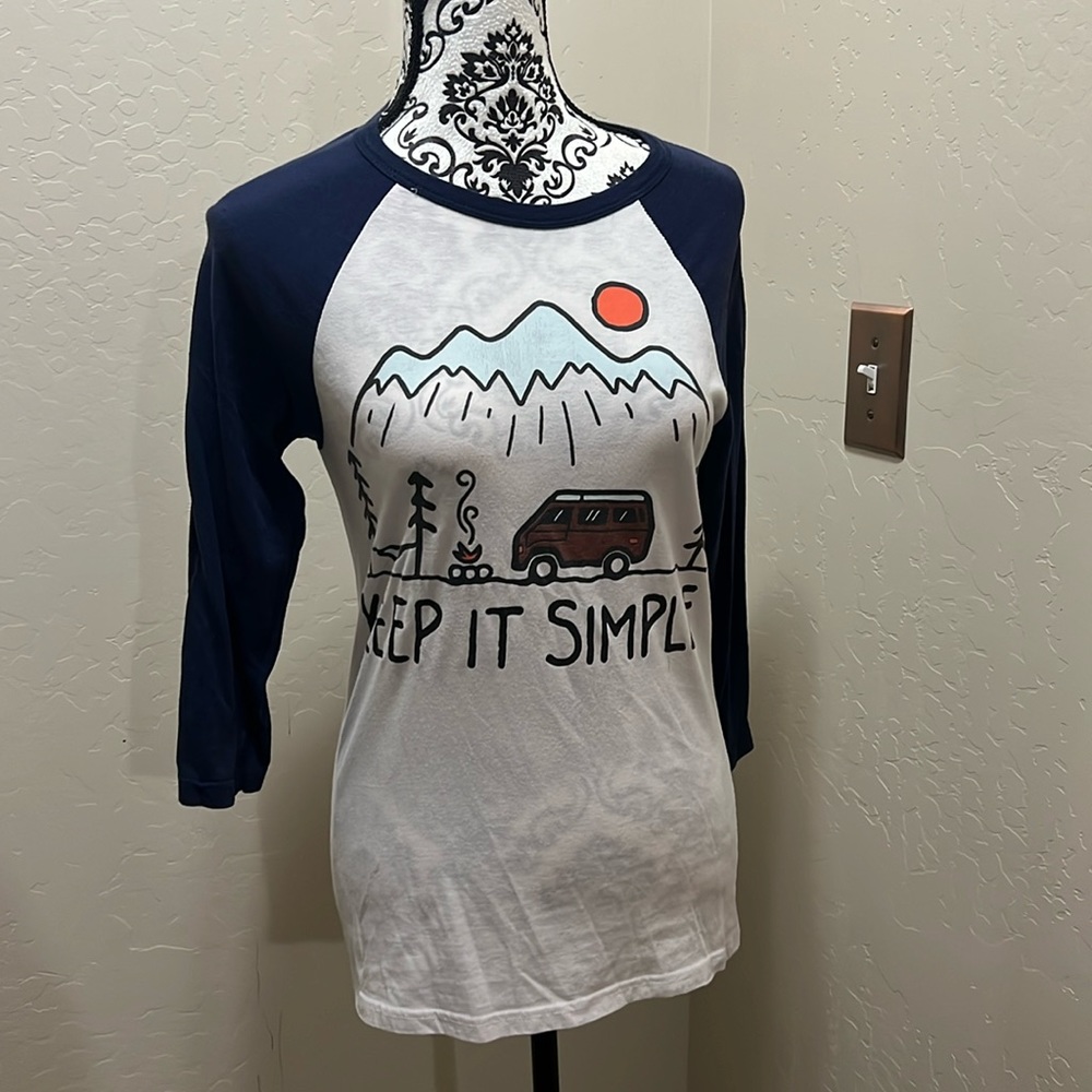 Keep it simple, three-quarter sleeve